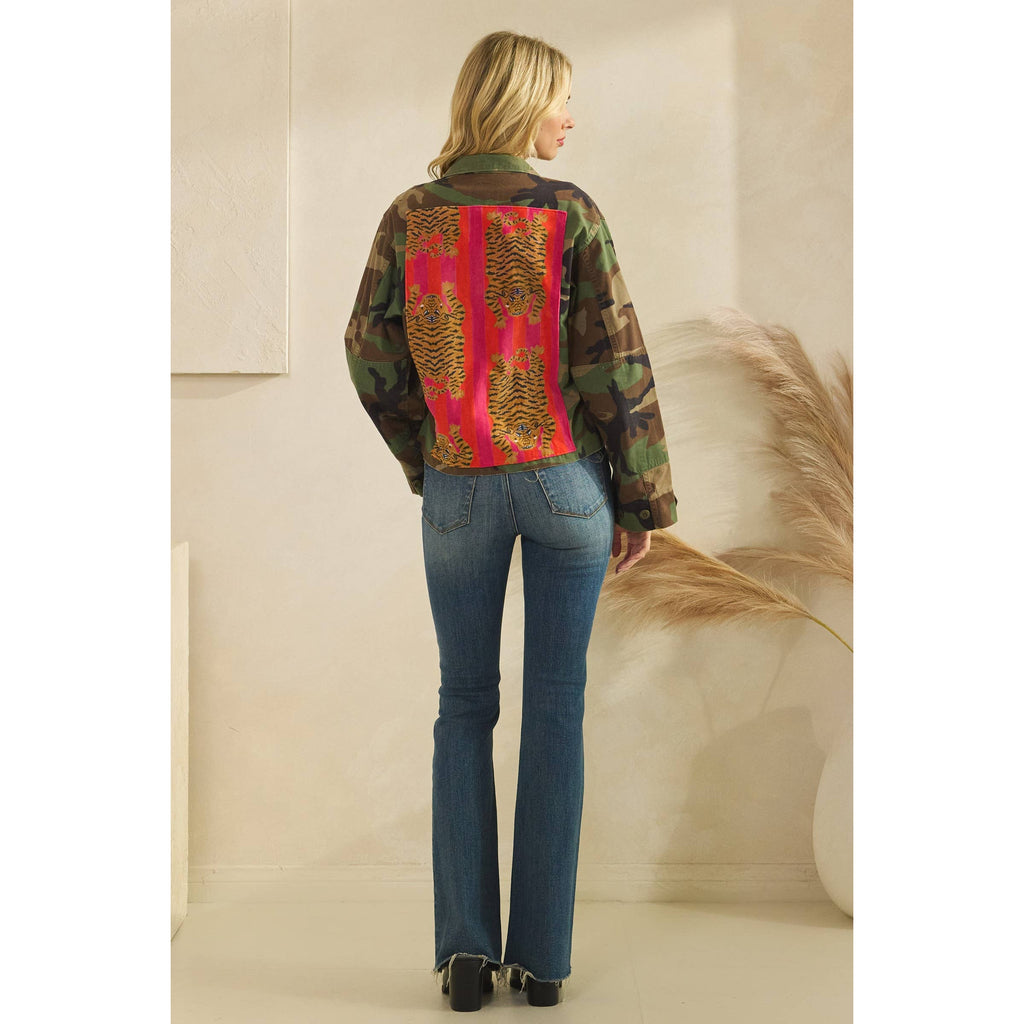 Camo jacket with Tiger Print contrast