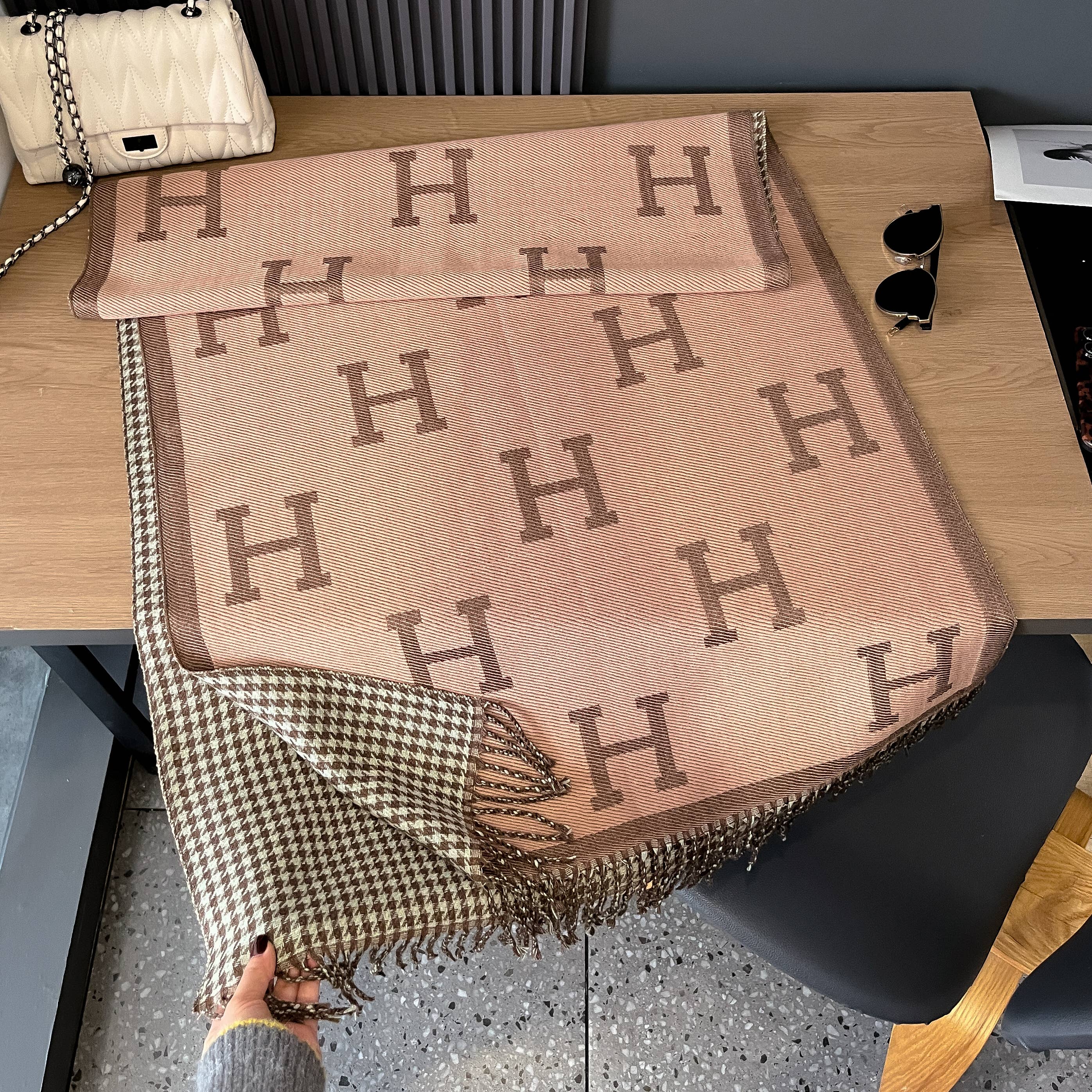 Equestrian Pinky Peach / Tan Houndstooth Reversible Wrap