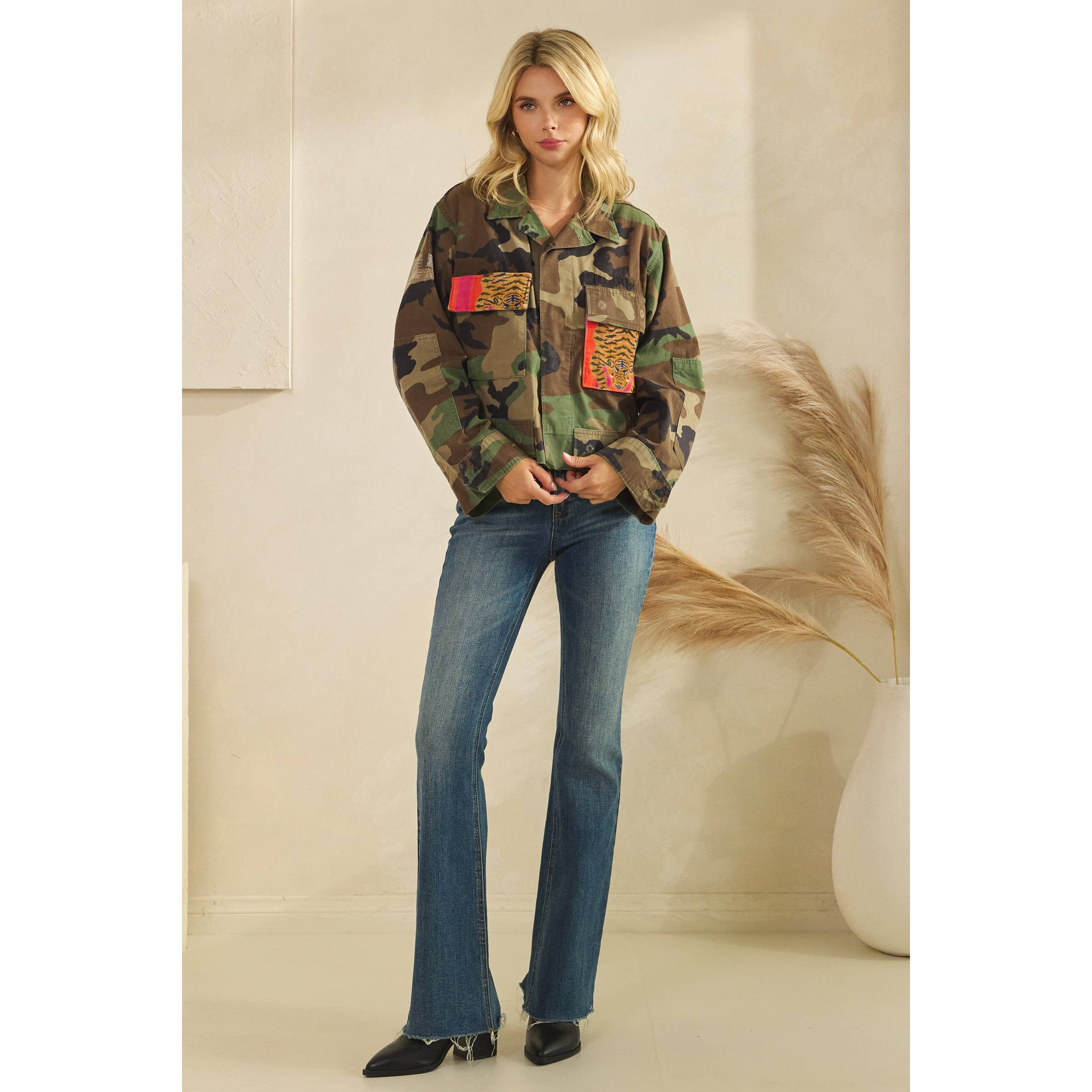 Camo jacket with Tiger Print contrast