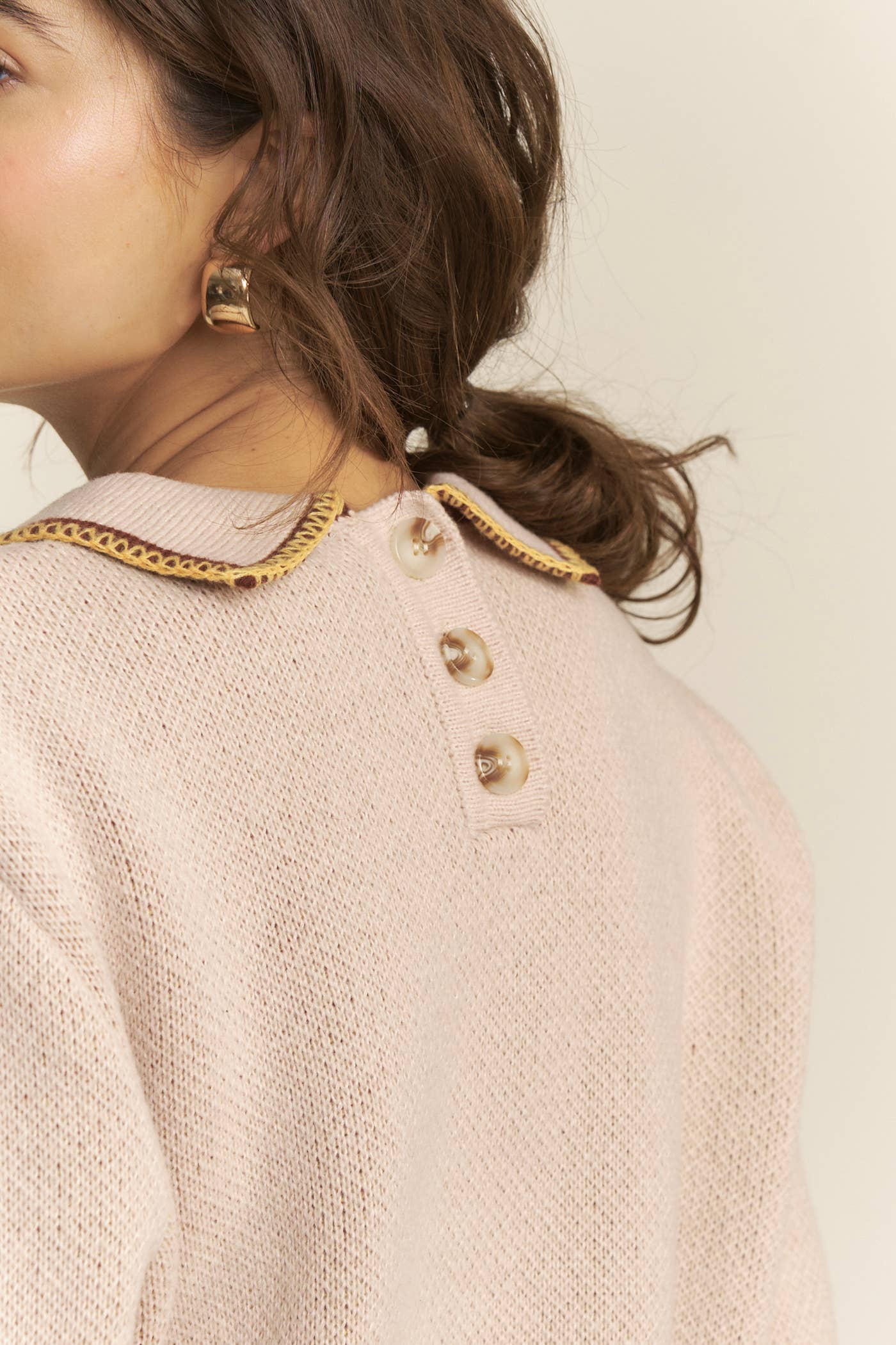 HORSE SWEATER W/ STITCH DETAILED COLLAR