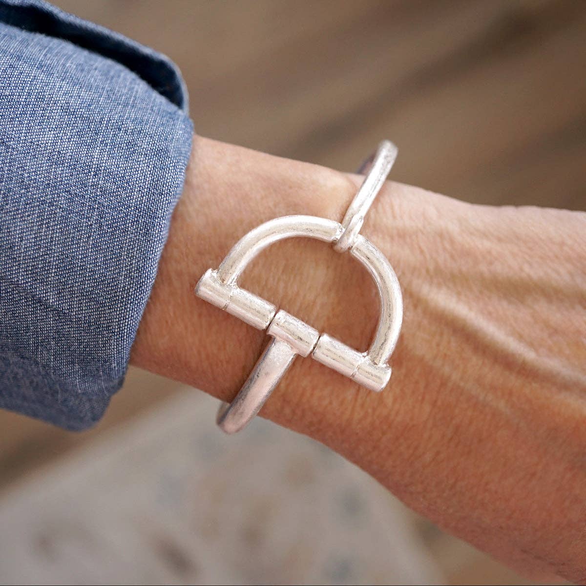 Equestrian Loop – Horsebit Hook Bracelet